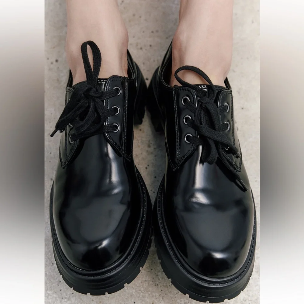 Zara laced oxfords black NWT